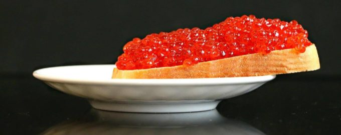 Бутерброды с красной икрой